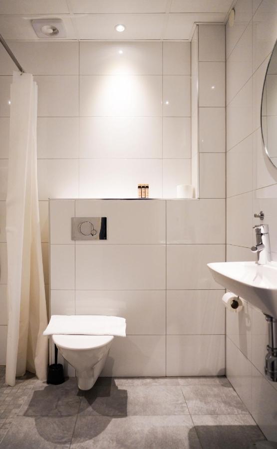 Asby Hotell 哈尔斯塔哈马 外观 照片