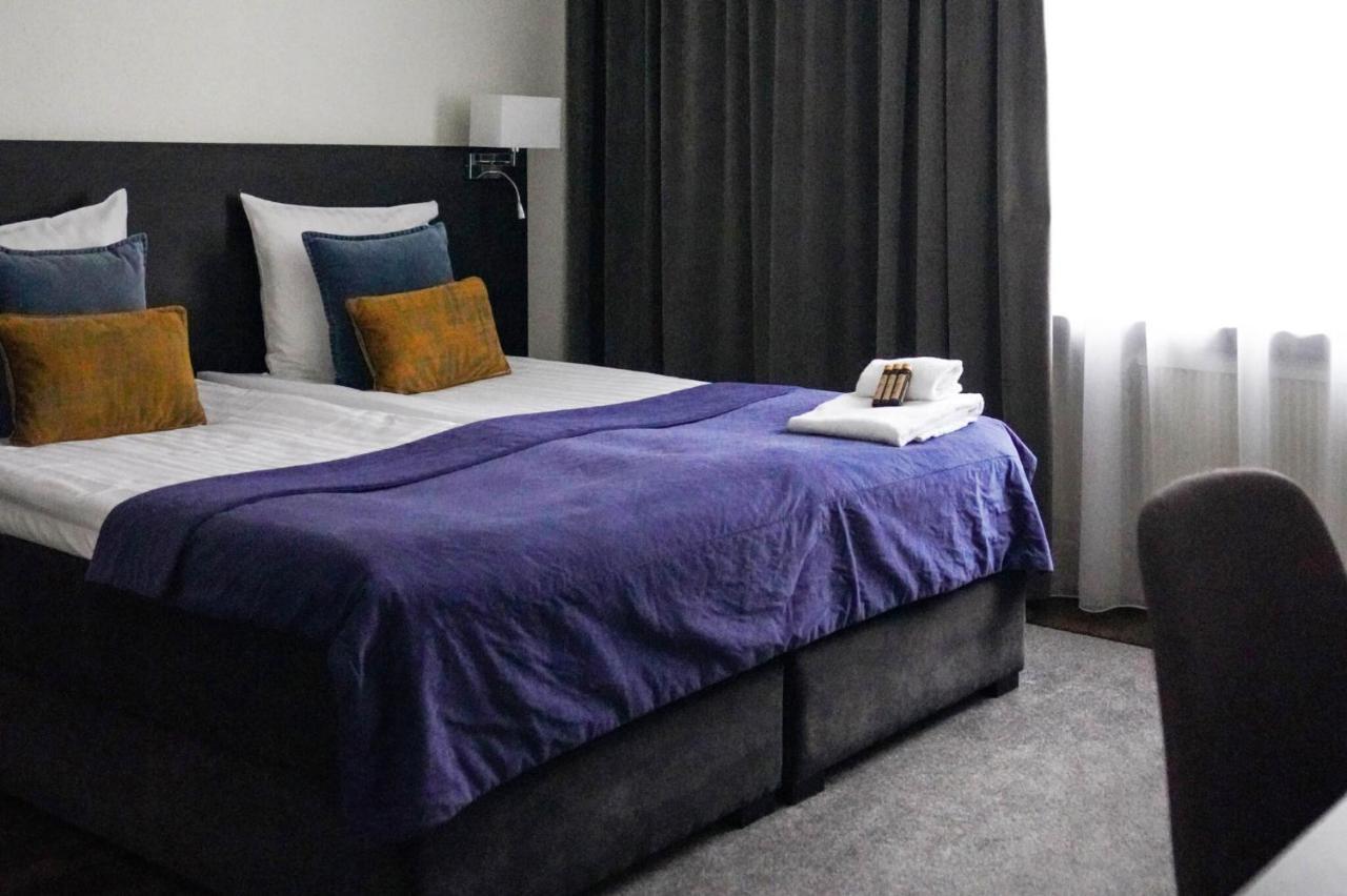 Asby Hotell 哈尔斯塔哈马 外观 照片