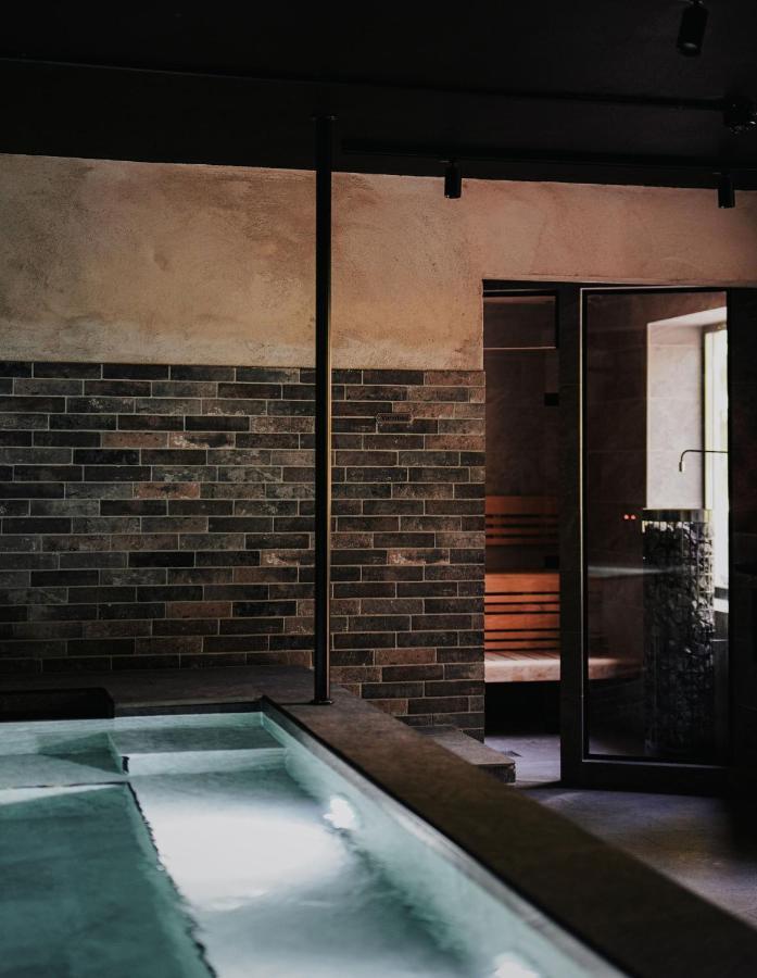 Asby Hotell 哈尔斯塔哈马 外观 照片