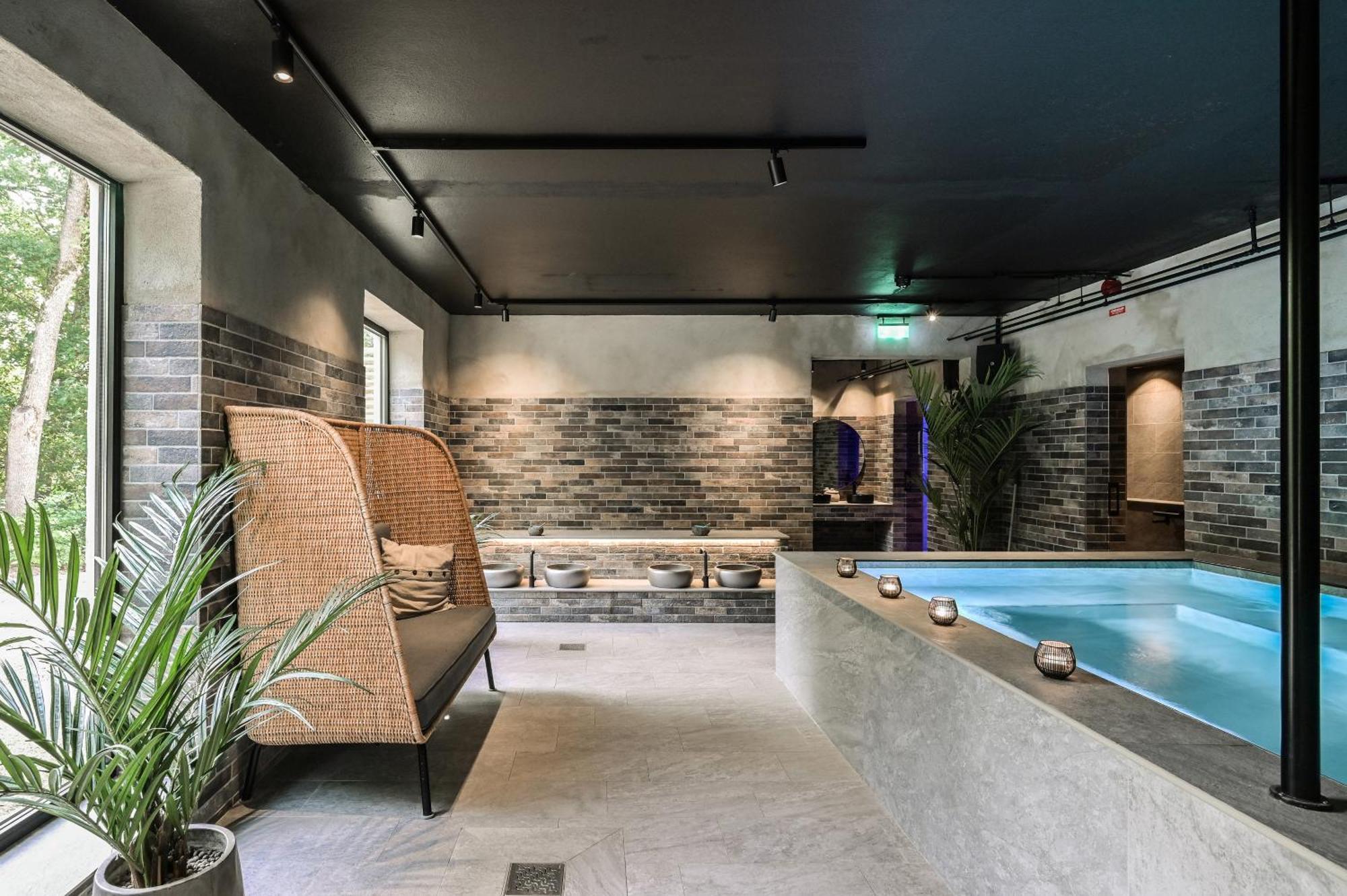 Asby Hotell 哈尔斯塔哈马 外观 照片