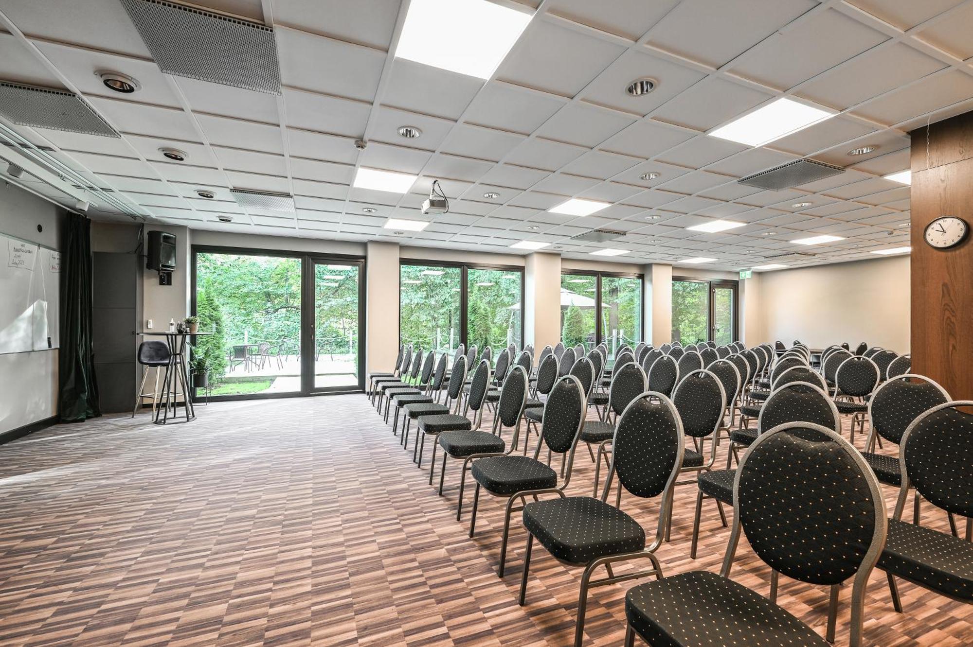 Asby Hotell 哈尔斯塔哈马 外观 照片
