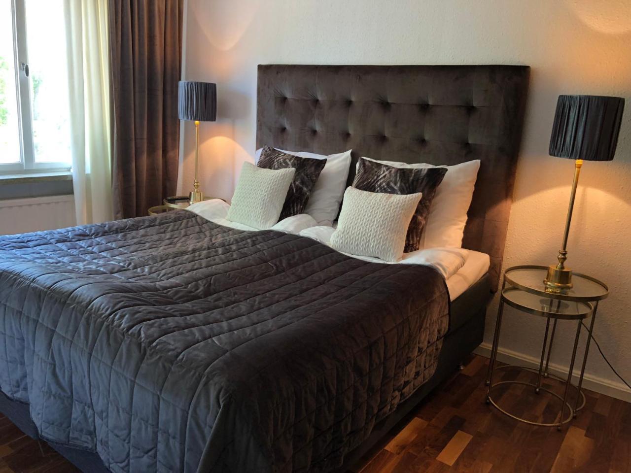 Asby Hotell 哈尔斯塔哈马 外观 照片